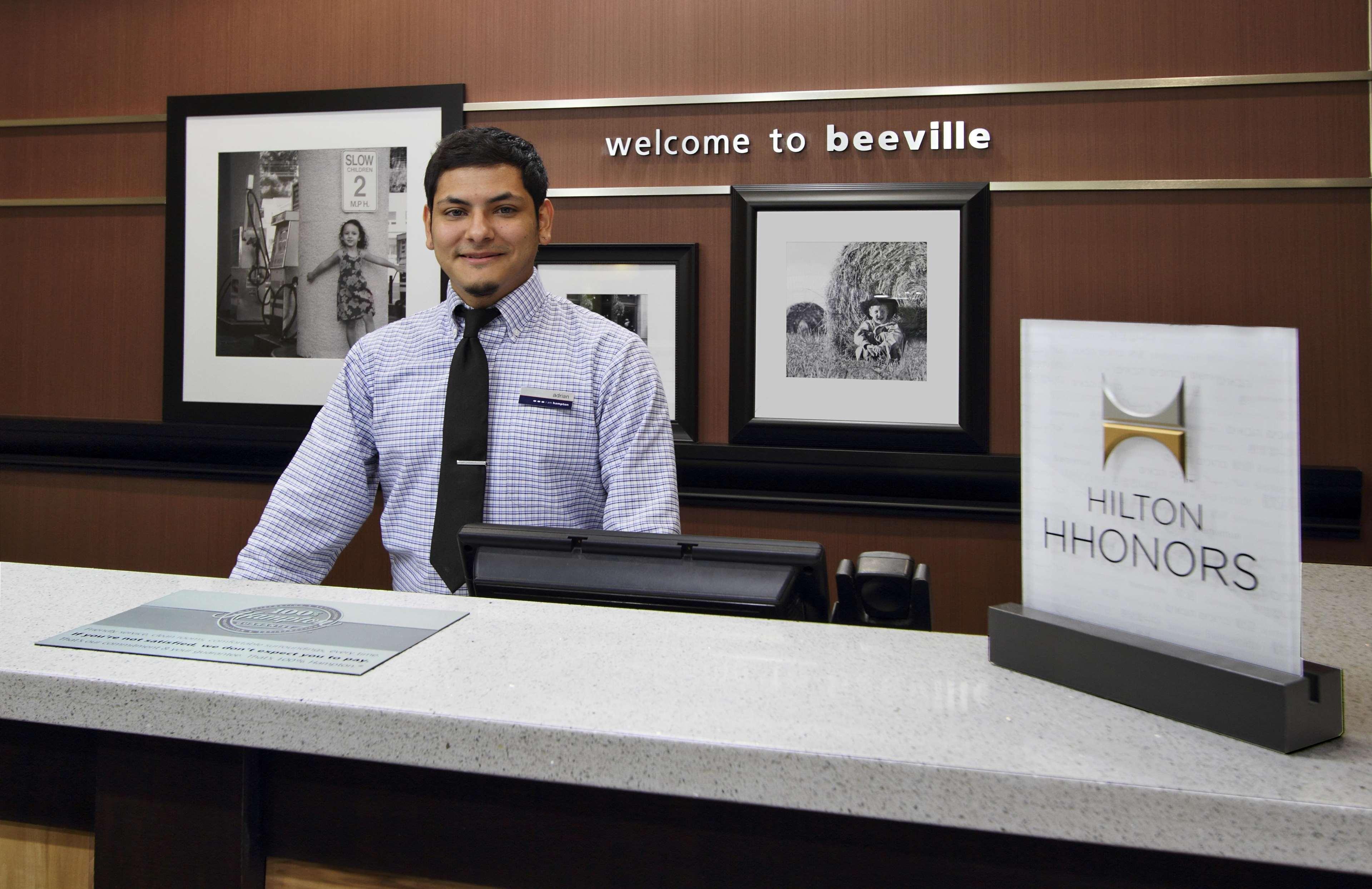 Hampton Inn Beeville מראה חיצוני תמונה