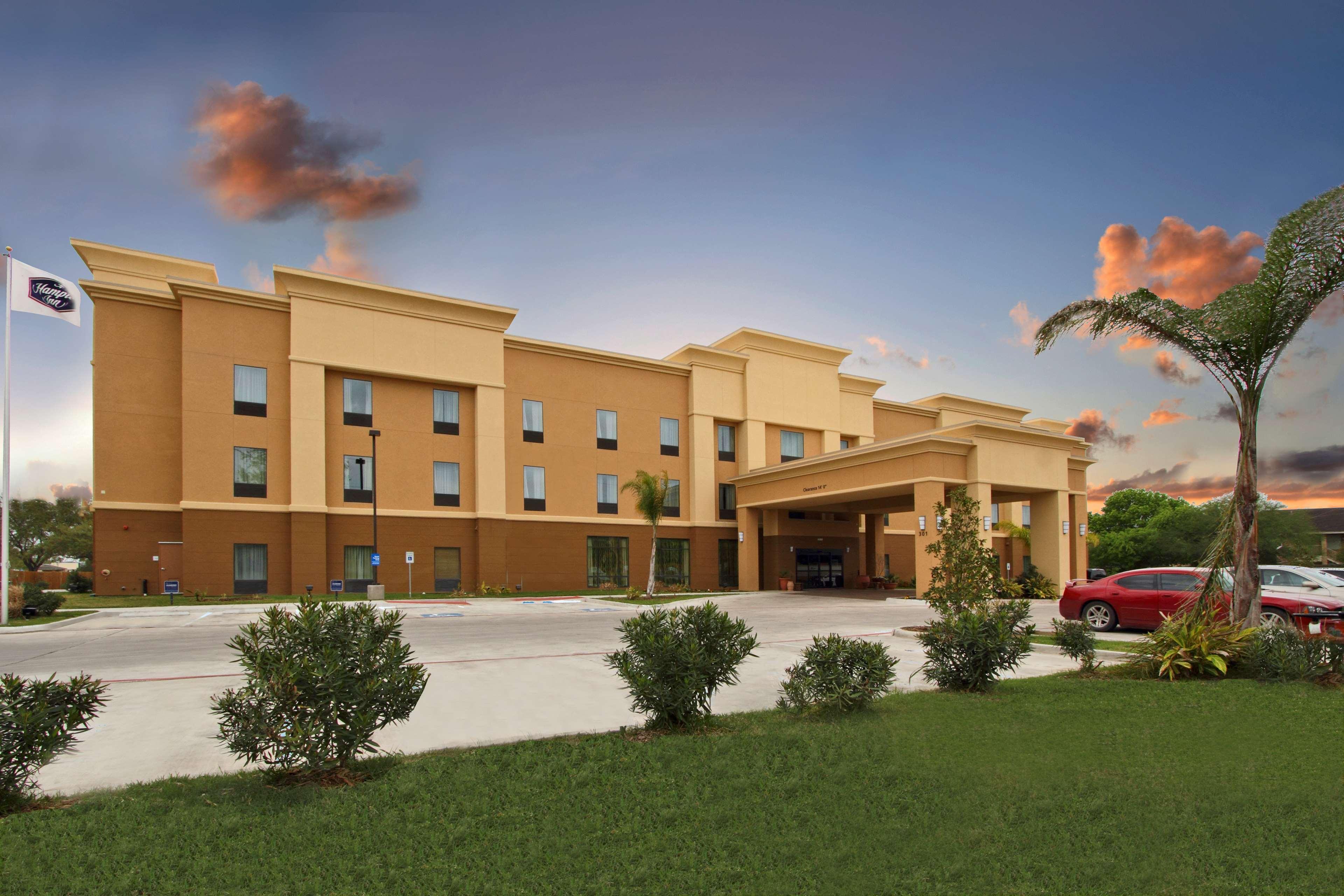 Hampton Inn Beeville מראה חיצוני תמונה